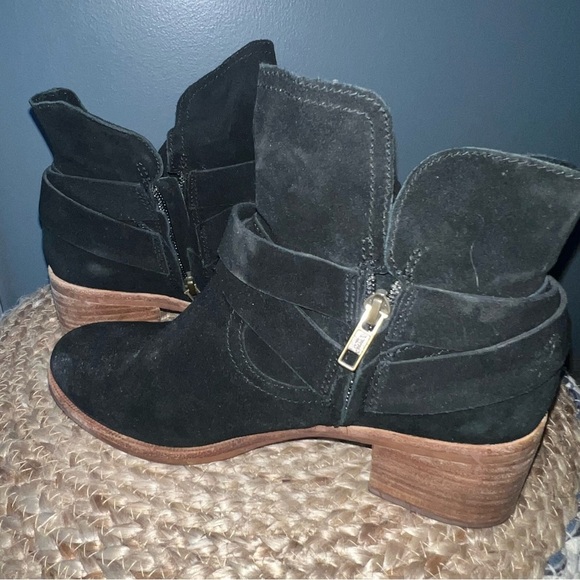 UGG Elora Suede Ankle Boots - Picture 6 of 10